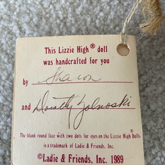 COPY - LIZZIE HIGH COLLECTION DOLL - Picture 11 of 13